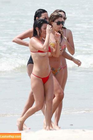 Kourtney Kardashian photo #0684