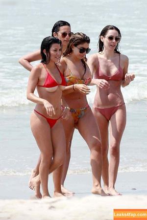 Kourtney Kardashian photo #0687