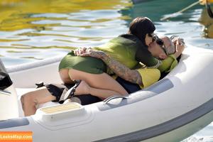 Kourtney Kardashian photo #0732