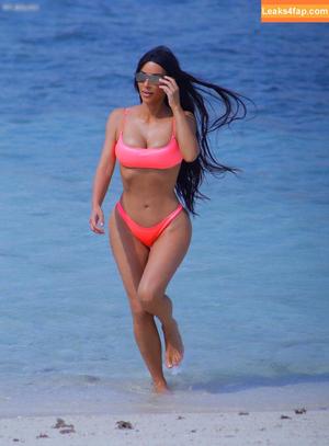 Kourtney Kardashian фото #0988