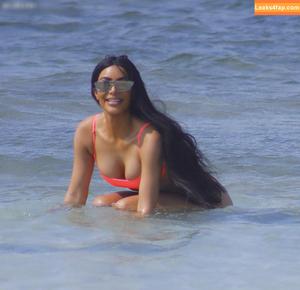 Kourtney Kardashian фото #0990
