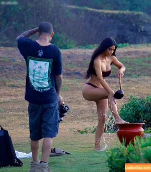 Kourtney Kardashian фото #0997