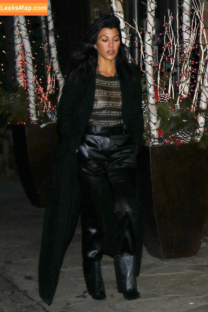 Kourtney Kardashian / kourtneykardash leaked photo photo #1008