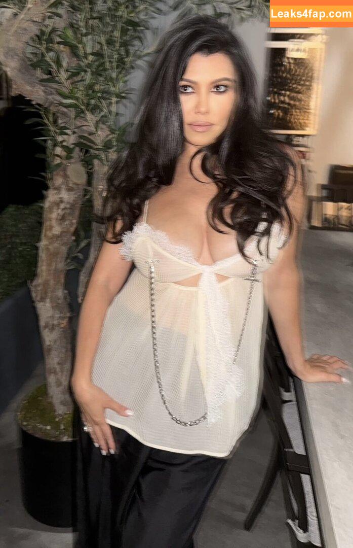 Kourtney Kardashian / kourtneykardash leaked photo photo #1024