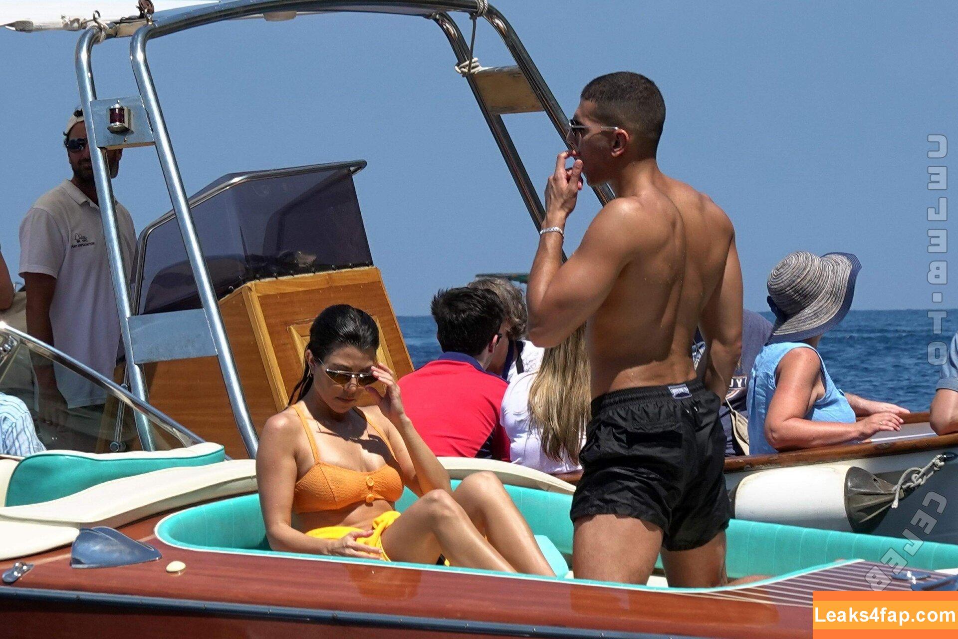Kourtney Kardashian / kourtneykardash leaked photo photo #1042