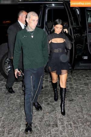 Kourtney Kardashian photo #1016