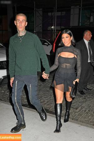 Kourtney Kardashian photo #1017