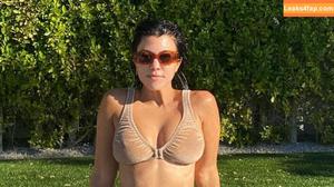 Kourtney photo #0003