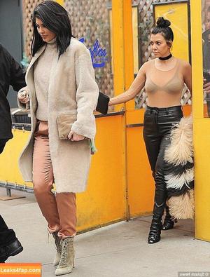 Kourtney photo #0005