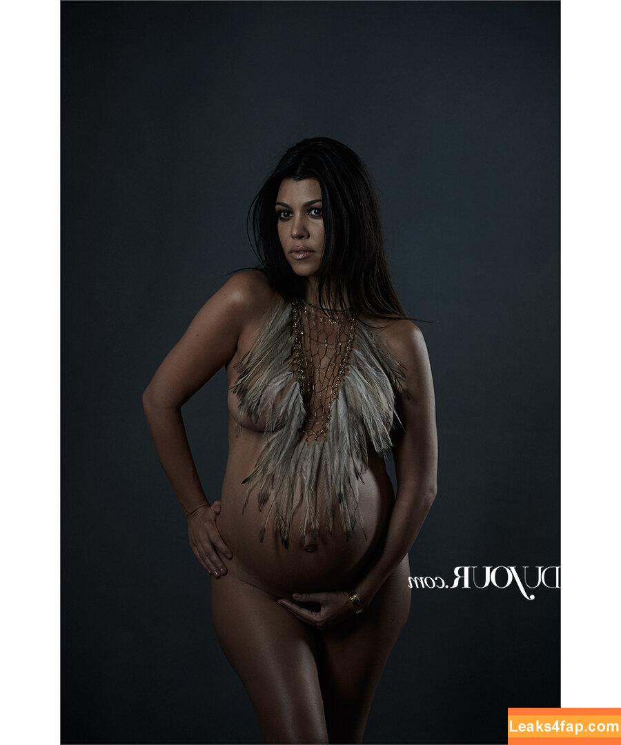 Kourtneykardashian /  слитое фото фото #0004