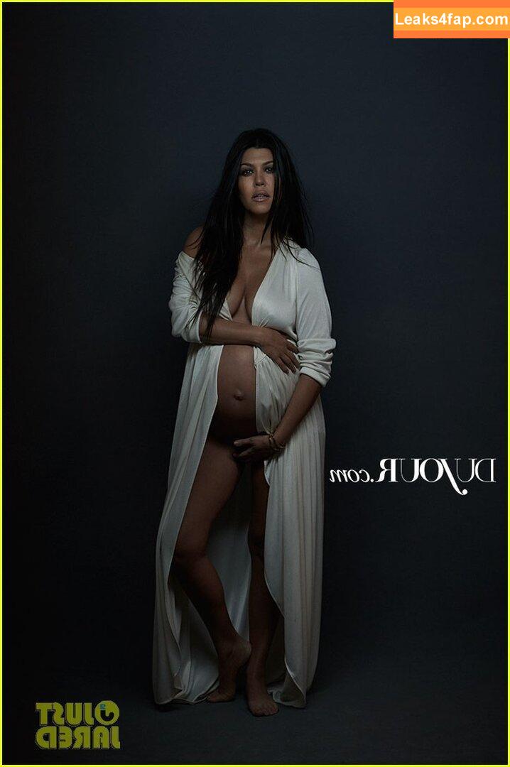 Kourtneykardashian /  слитое фото фото #0022