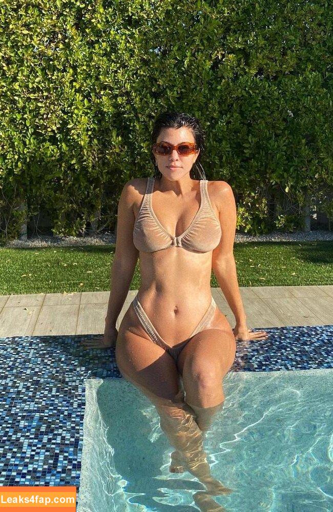 Kourtneykardashian /  leaked photo photo #0024