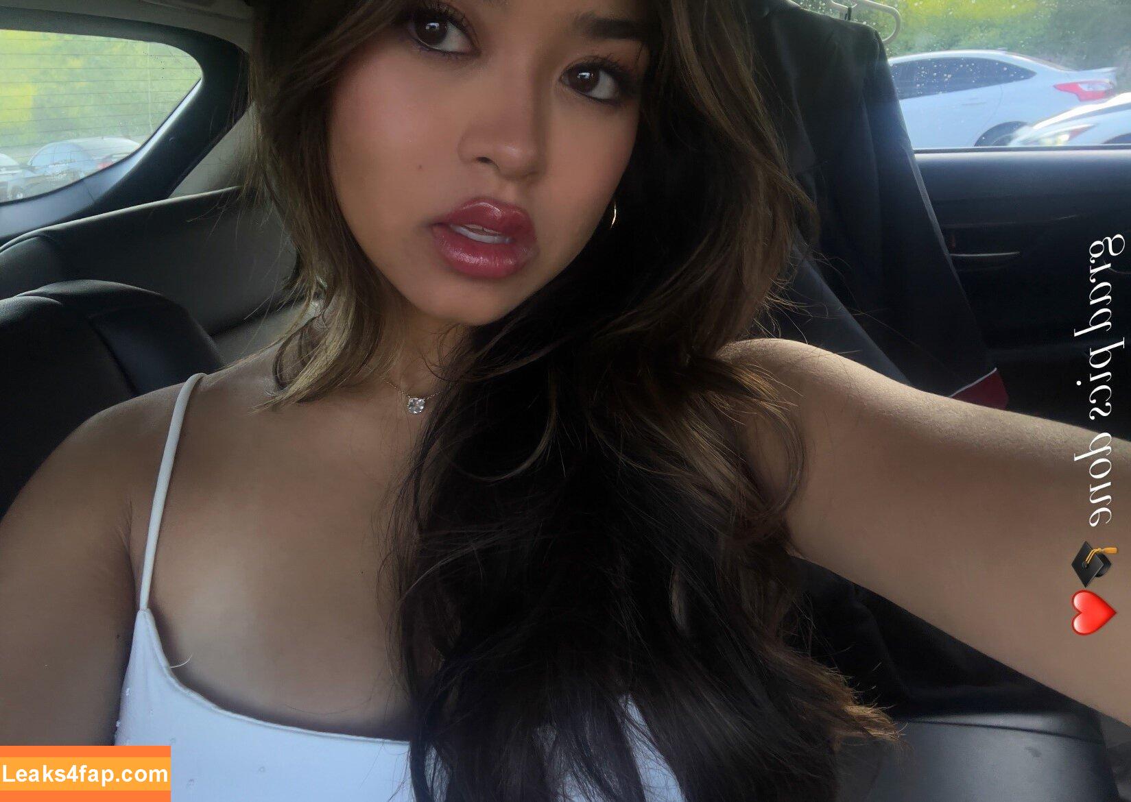 Krischelle Delgado / krischelled leaked photo photo #0171