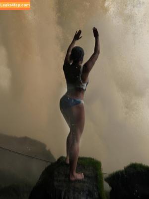 Krishna Mahon photo #0343