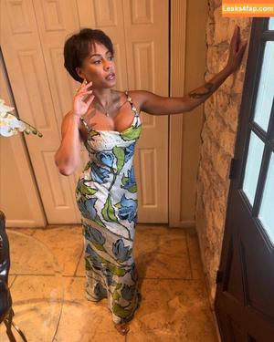 Kristal Marshall photo #0064