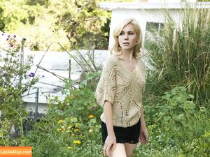 Kristen Hager photo #0018