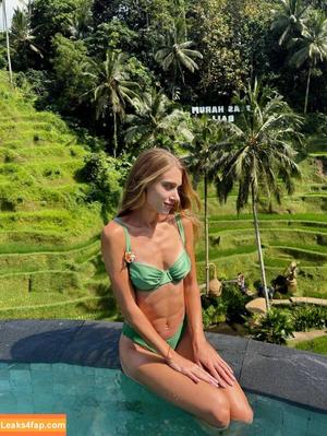 Kristen Radukanova photo #0003