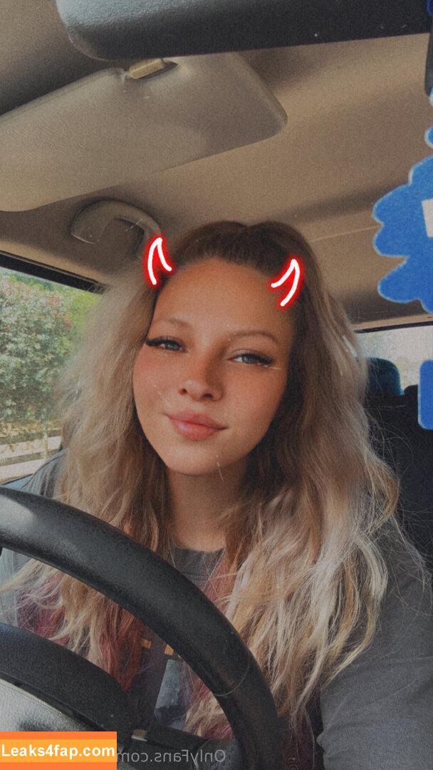 kristybaefree / kriistybae leaked photo photo #0006