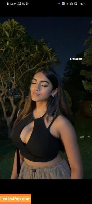 Kriti Jain фото #0027