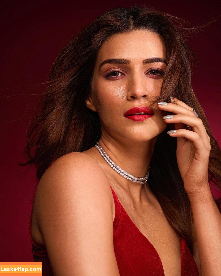 Kriti Sanon / kritisanon слитое фото фото #0193