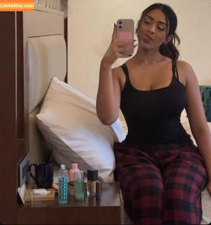 kritiii444 photo #0002