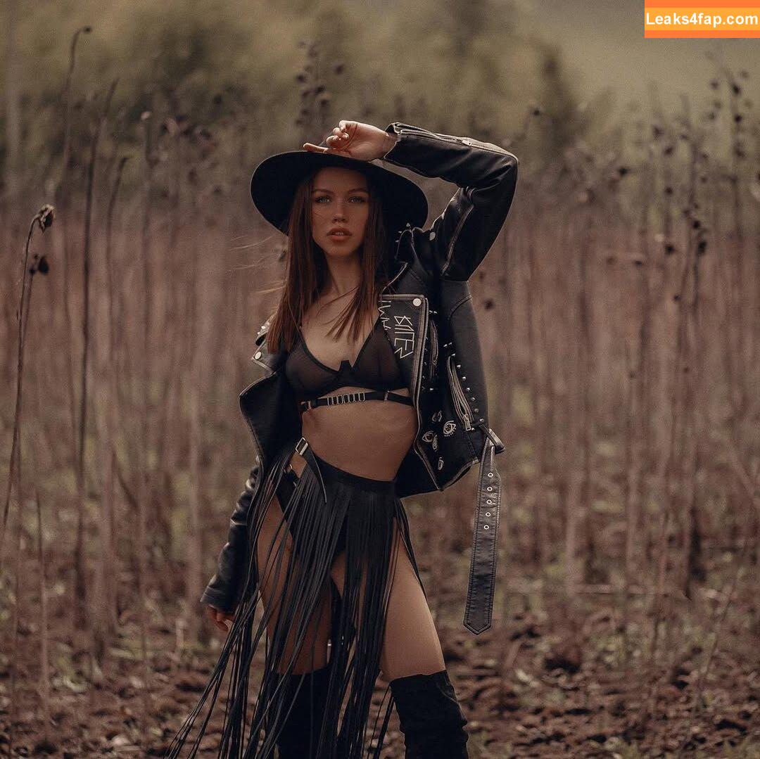 ksenia.lytvynova / ksenialtvn leaked photo photo #0075