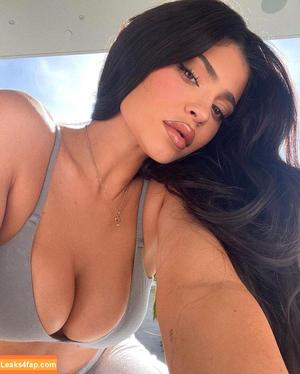 Kylie Jenner photo #3995