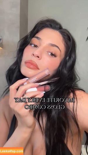 Kylie Jenner photo #4015