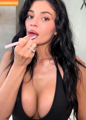 Kylie Jenner photo #4016