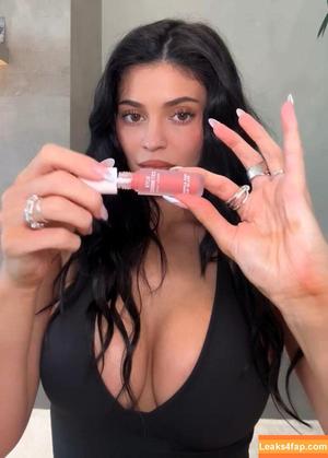 Kylie Jenner photo #4018