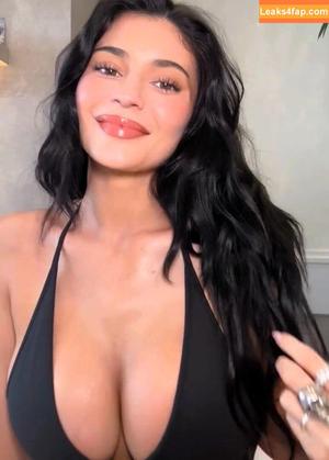 Kylie Jenner photo #4019
