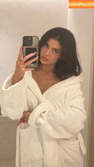Kylie Jenner фото #4042