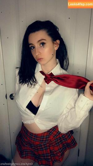 KylieeOW photo #0060