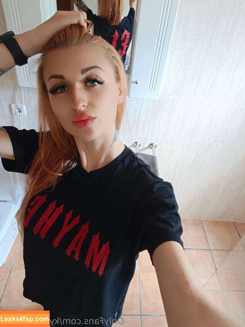 kyliekisses24 /  leaked photo photo #0001