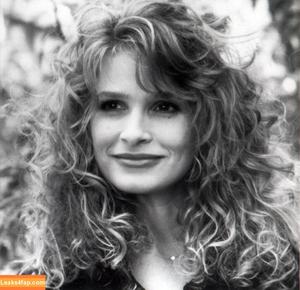 Kyra Sedgwick photo #0029