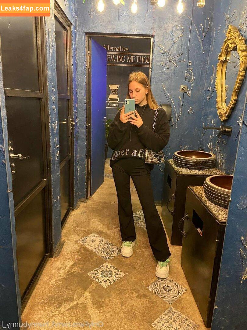 l_hunnybunny_l / hunnybunny420 leaked photo photo #0018