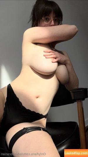 Labia Librarian фото #0008
