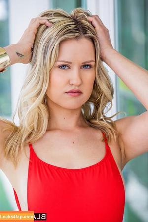 Lacey Lenix photo #0008