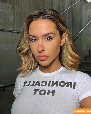 Lacey Montgomery photo #0119