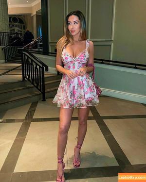 Lacey Montgomery photo #0123