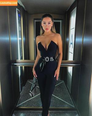 Lacey Montgomery photo #0209