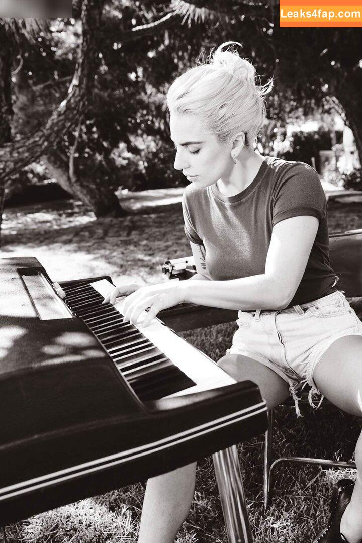 Lady Gaga / ladygaga leaked photo photo #0836