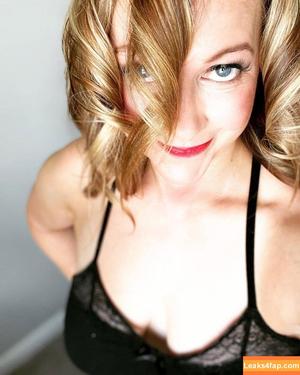 Lady Ruby photo #0025