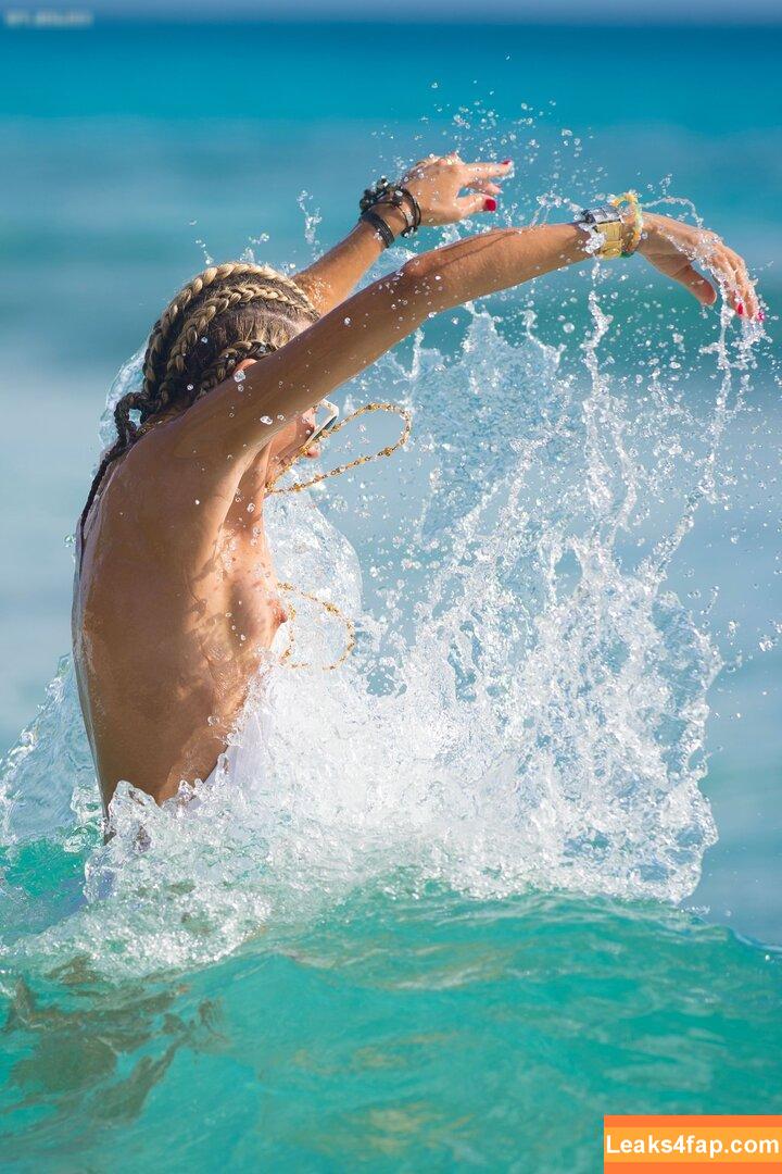 Lady Victoria Hervey / ladyvictoriahervey слитое фото фото #0052