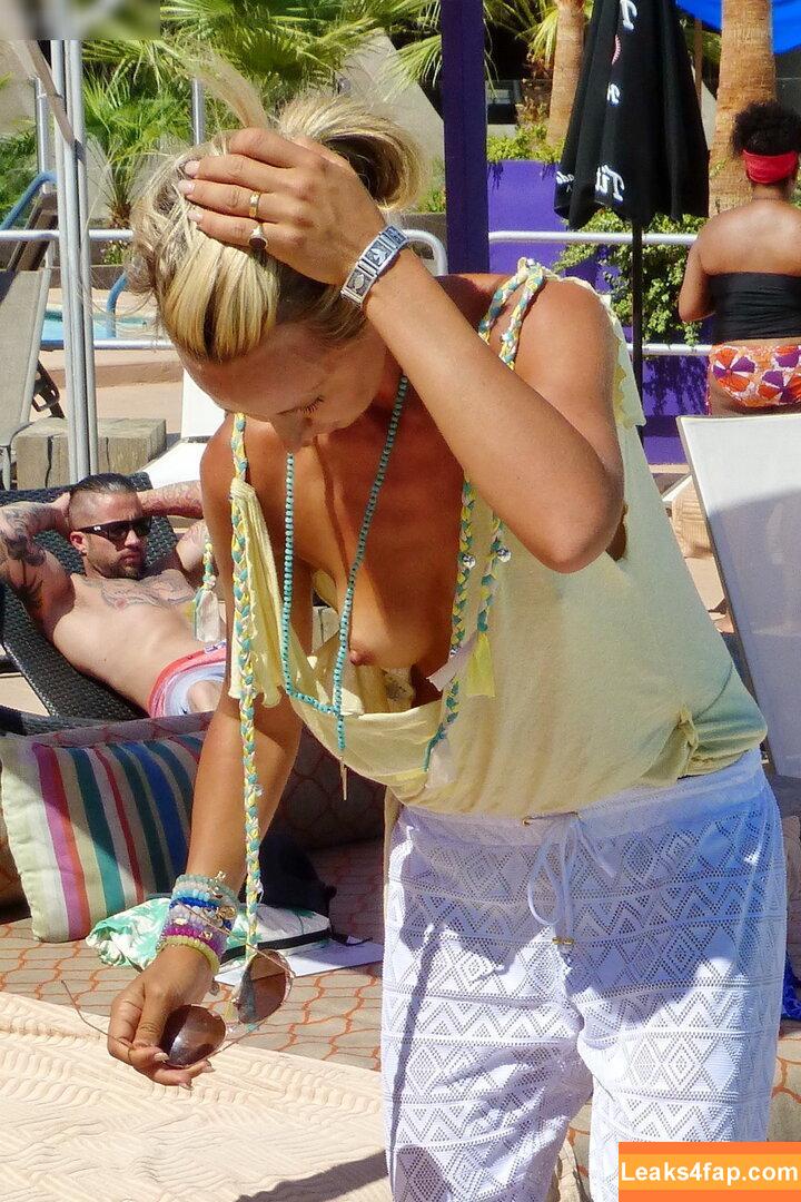 Lady Victoria Hervey / ladyvictoriahervey слитое фото фото #0084