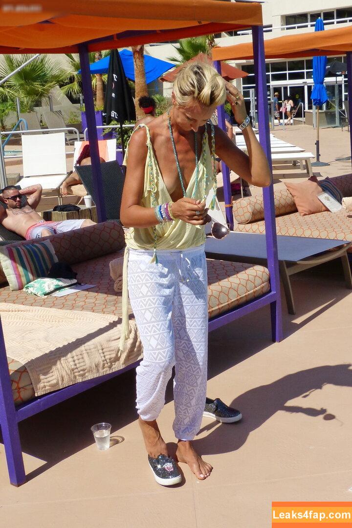 Lady Victoria Hervey / ladyvictoriahervey слитое фото фото #0085