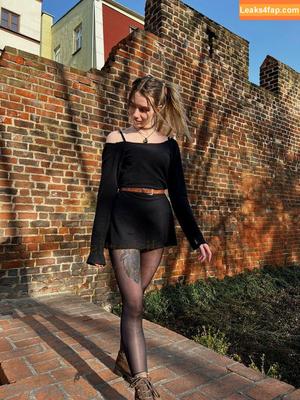 ladyloveworldfree photo #0001