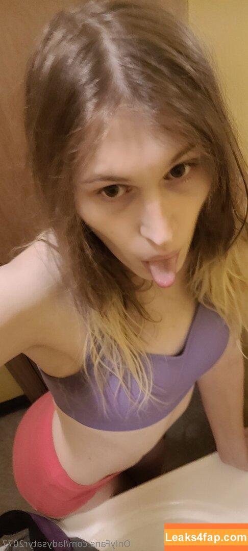 ladysatyr2077 /  leaked photo photo #0008