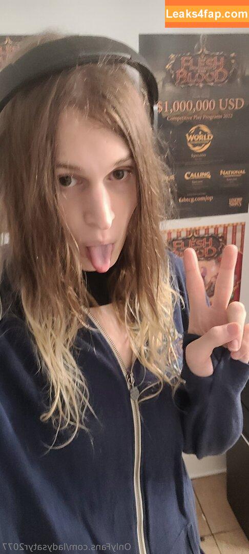 ladysatyr2077 /  leaked photo photo #0022