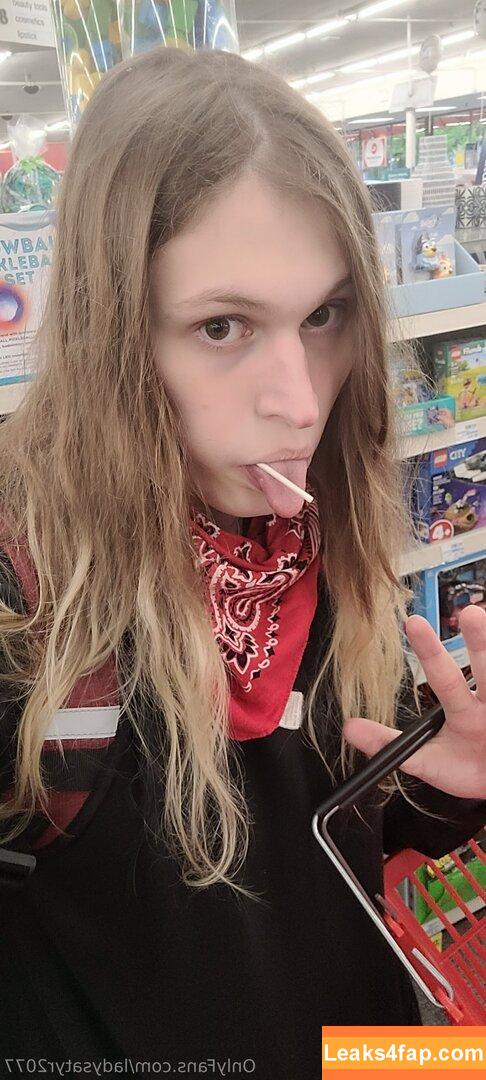 ladysatyr2077 /  leaked photo photo #0024